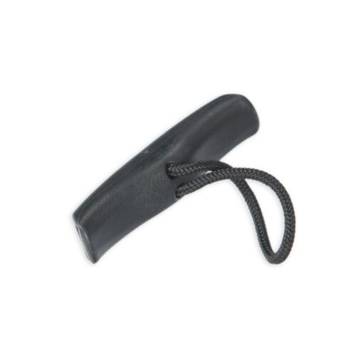 Bow and stern kayak carry handle
